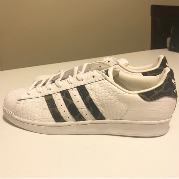 adidas Other - Adidas Superstar camo